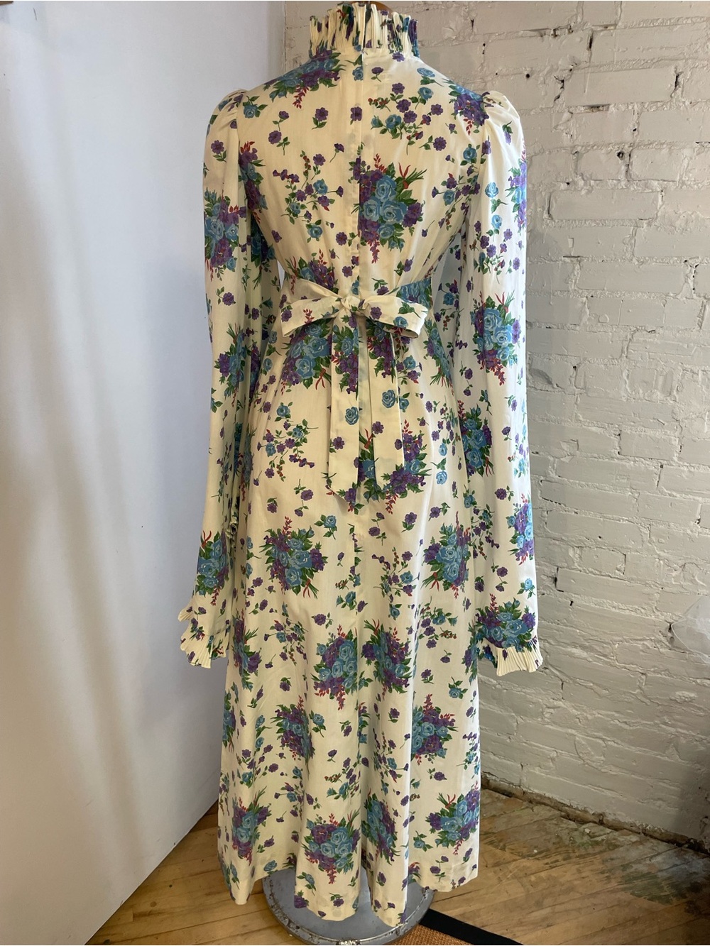 1970s Boho Floral Long Sleeve Ruffle Maxi Dress - Picture 5 of 7